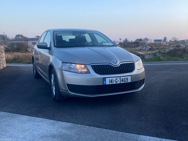Skoda Octavia Hatchback, Diesel, 2014, Beige