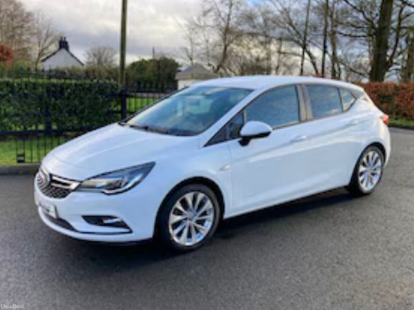 Vauxhall Astra Hatchback, Petrol, 2016, White