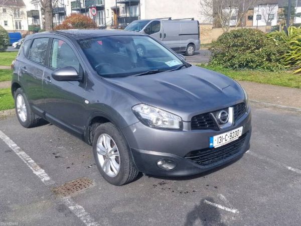 Nissan Qashqai Hatchback, Diesel, 2013, Grey
