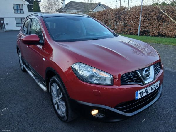 Nissan Qashqai SUV, Diesel, 2010, Red