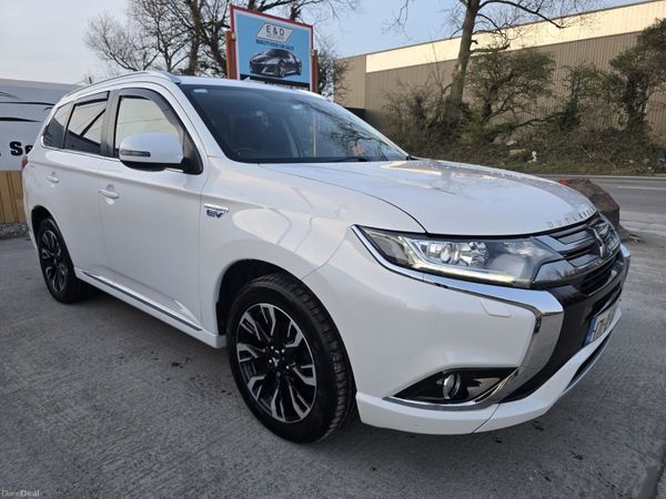 Mitsubishi Outlander SUV, Petrol Plug-in Hybrid, 2017, White