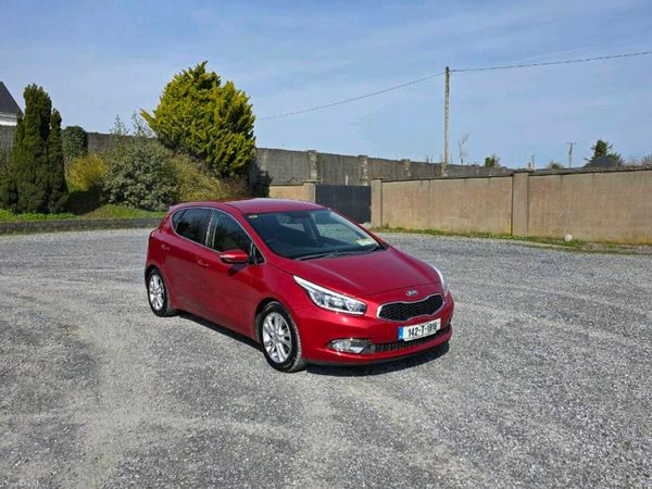 Kia Ceed Hatchback, Diesel, 2014, Red