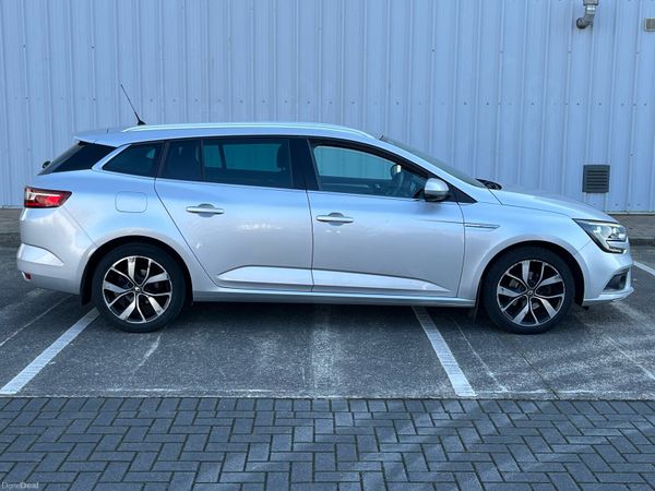 Renault Megane Estate, Petrol, 2020, Grey