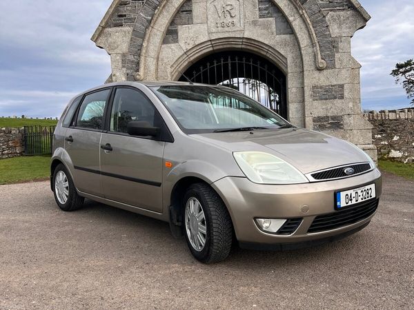 Ford Fiesta Hatchback, Petrol, 2004, Silver
