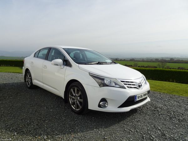 Toyota Avensis Saloon, Diesel, 2012, White