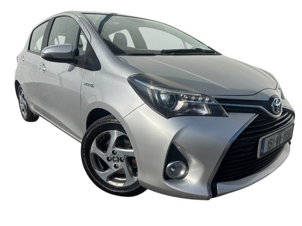 Toyota Yaris Hatchback, Petrol Hybrid, 2015, Silver