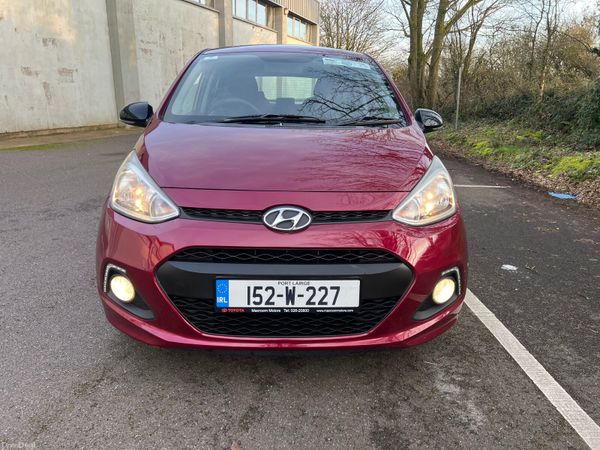 Hyundai i10 Hatchback, Petrol, 2015, Red