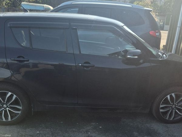 Suzuki Swift Hatchback, Petrol, 2015, Black