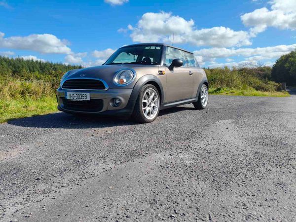 Mini First Hatchback, Petrol, 2011, Silver
