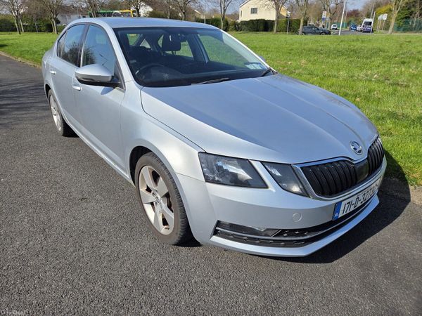 Skoda Octavia Saloon, Petrol, 2017, Grey