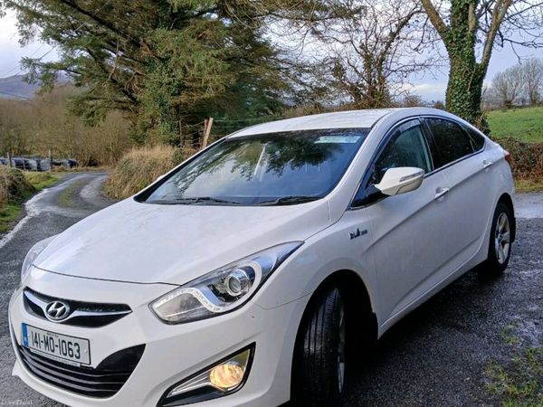 Hyundai i40 Saloon, Diesel, 2014, White
