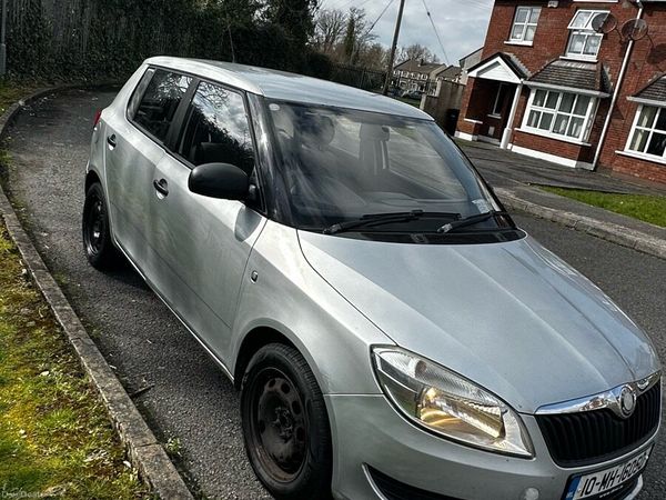 Skoda Fabia Hatchback, Diesel, 2010, Silver