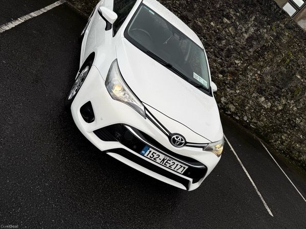 Toyota Avensis Saloon, Diesel, 2015, White