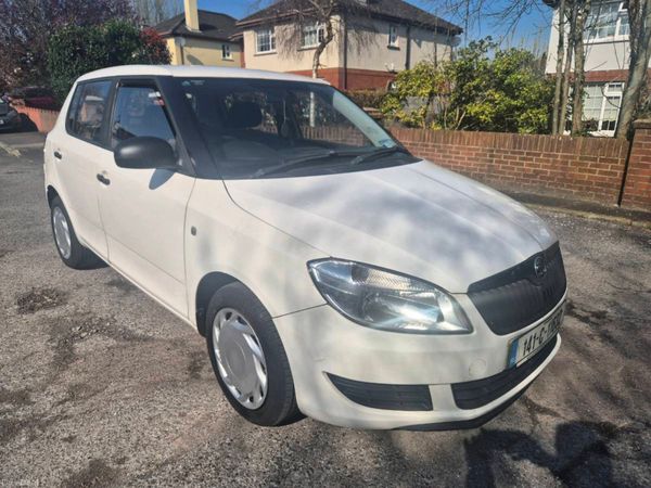 Skoda Fabia Hatchback, Diesel, 2014, White