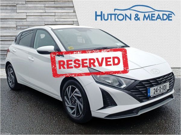Hyundai i20 Hatchback, Petrol, 2024, White