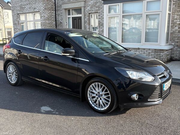 Ford Focus Hatchback, Petrol, 2013, Black