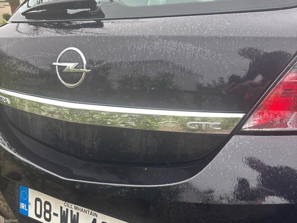 Opel Astra Hatchback, Petrol, 2008, Black