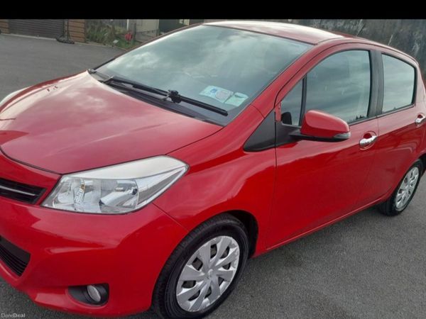 Toyota Yaris Hatchback, Petrol, 2012, Red