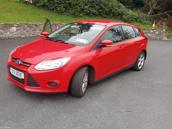 Ford Focus Hatchback, Diesel, 2012, Red