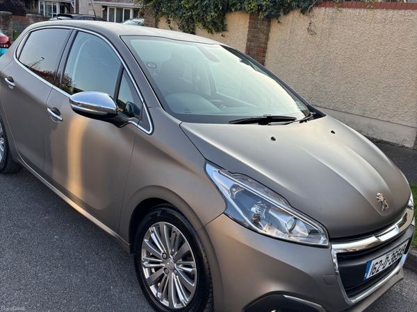 Peugeot 208 Hatchback, Petrol, 2016, Grey
