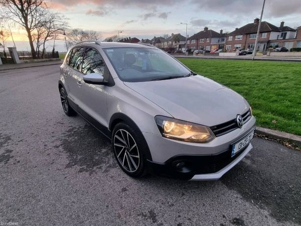 Volkswagen Polo Hatchback, Petrol, 2013, Brown