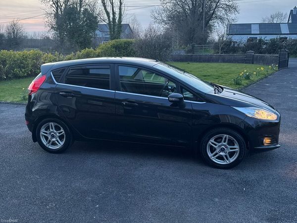 Ford Fiesta Hatchback, Petrol, 2013, Black