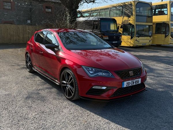 SEAT Leon Hatchback, Petrol, 2020, Red