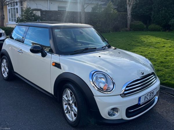 Mini Cooper Hatchback, Petrol, 2011, White