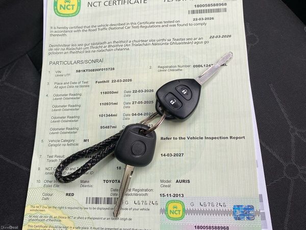 Toyota Auris Hatchback, Petrol, 2009, Red