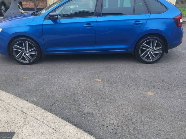 Skoda Rapid Hatchback, Petrol, 2017, Blue