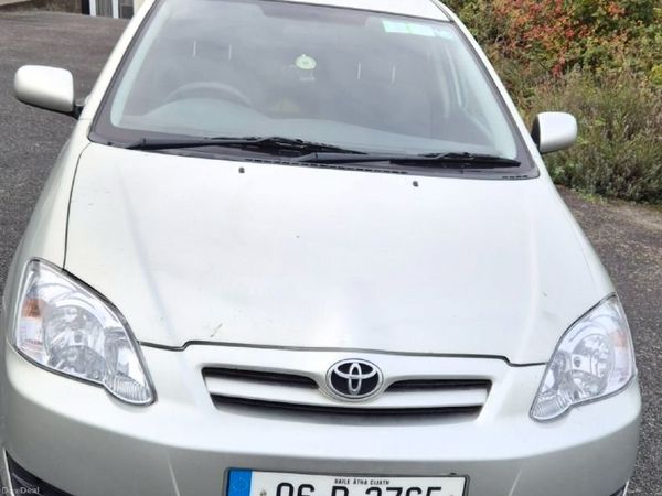 Toyota Corolla Hatchback, Petrol, 2006, Silver