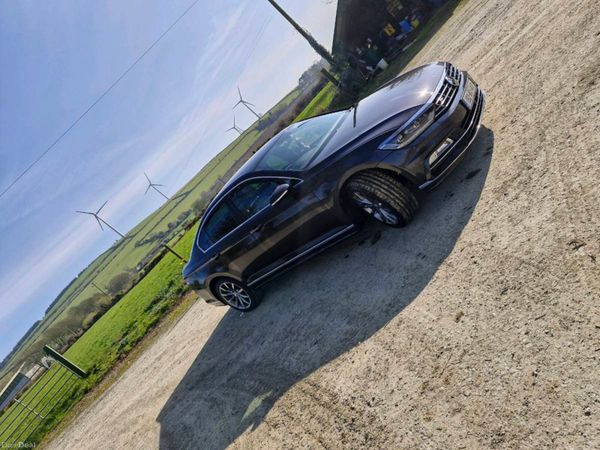 Volkswagen Passat Saloon, Diesel, 2019, Grey