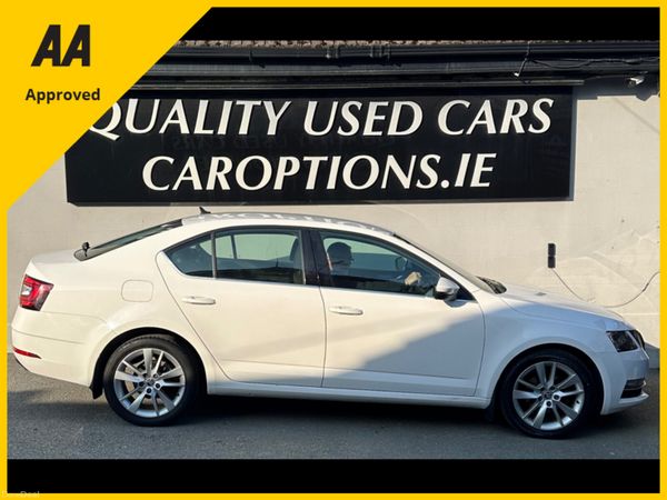 Skoda Octavia Hatchback, Diesel, 2018, White