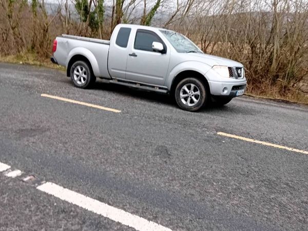 Nissan Navara Crew Cab, Diesel, 2009, Silver