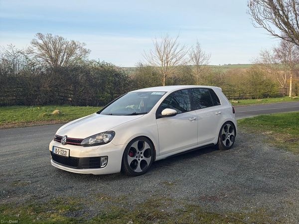 Volkswagen Golf Hatchback, Petrol, 2010, White