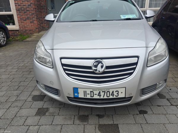 Vauxhall Insignia Hatchback, Diesel, 2011, Silver