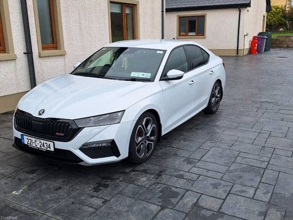 Skoda Octavia Saloon, Diesel, 2022, White