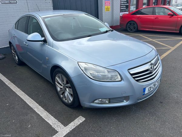 Vauxhall Insignia Hatchback, Diesel, 2013, Silver