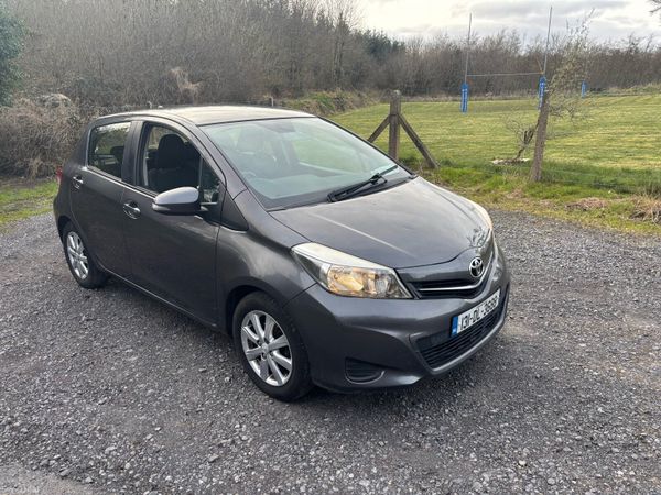 Toyota Yaris Hatchback, Petrol, 2013, Grey