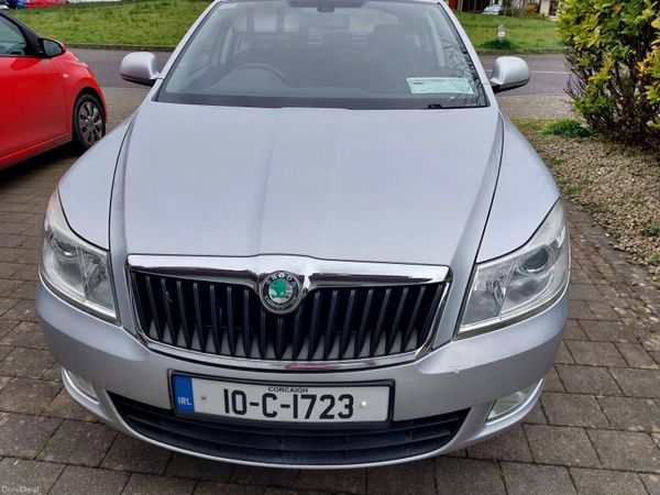 Skoda Octavia Hatchback, Diesel, 2010, Silver