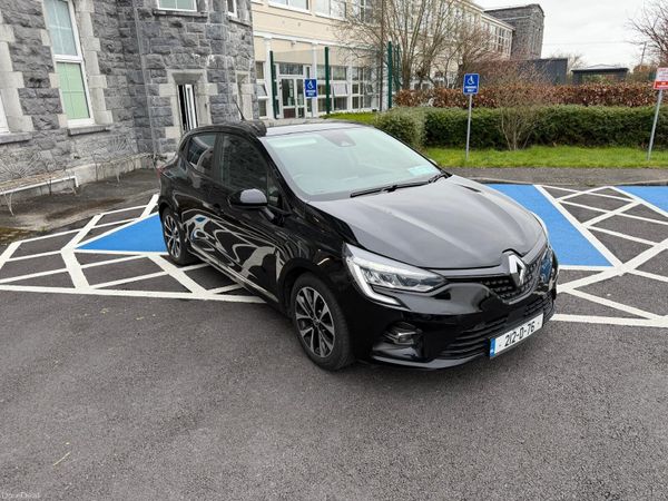 Renault Clio Hatchback, Petrol, 2021, Black
