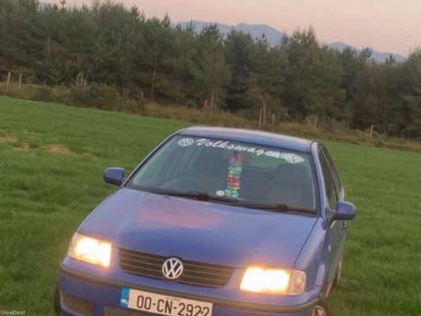 Volkswagen Polo Hatchback, Petrol, 2000, Blue