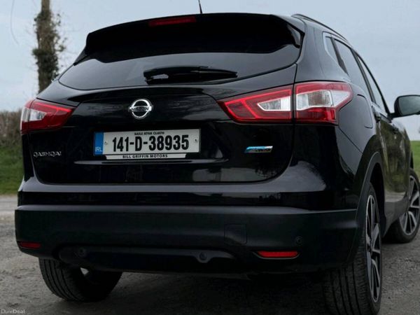 Nissan Qashqai Hatchback, Diesel, 2014, Black