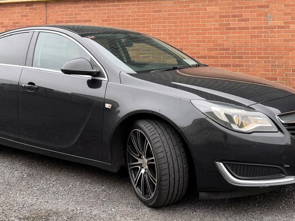 Vauxhall Insignia Hatchback, Diesel, 2016, Black