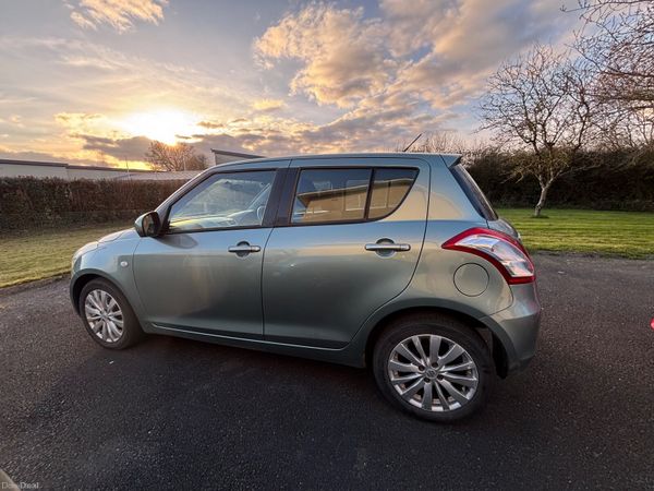 Suzuki Swift Hatchback, Petrol, 2011, Green
