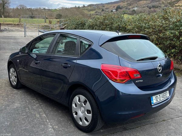 Opel Astra Hatchback, Petrol, 2010, Blue