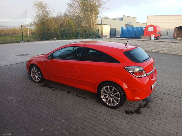 Opel Astra Hatchback, Petrol, 2006, Red