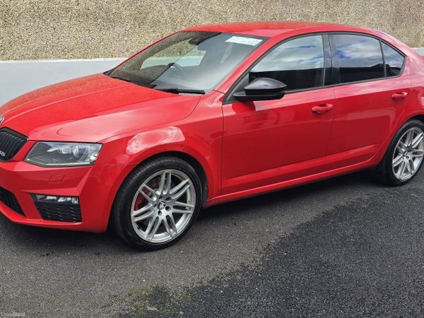 Skoda Octavia Hatchback, Diesel, 2014, Red