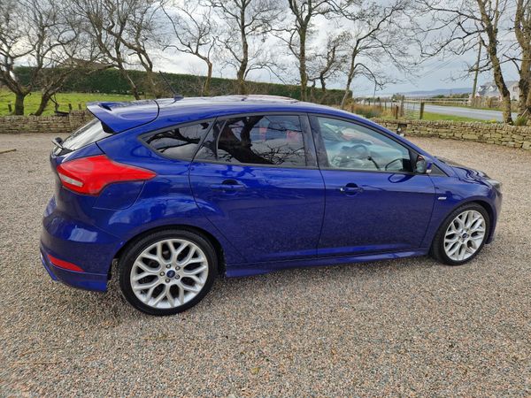 Ford Focus Hatchback, Diesel, 2017, Blue