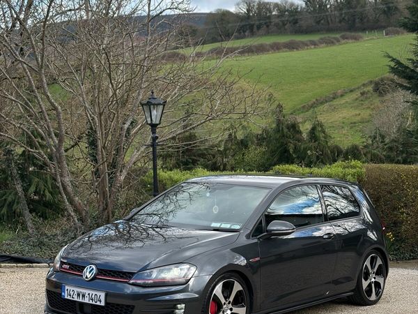 Volkswagen Golf Hatchback, Petrol, 2014, Grey